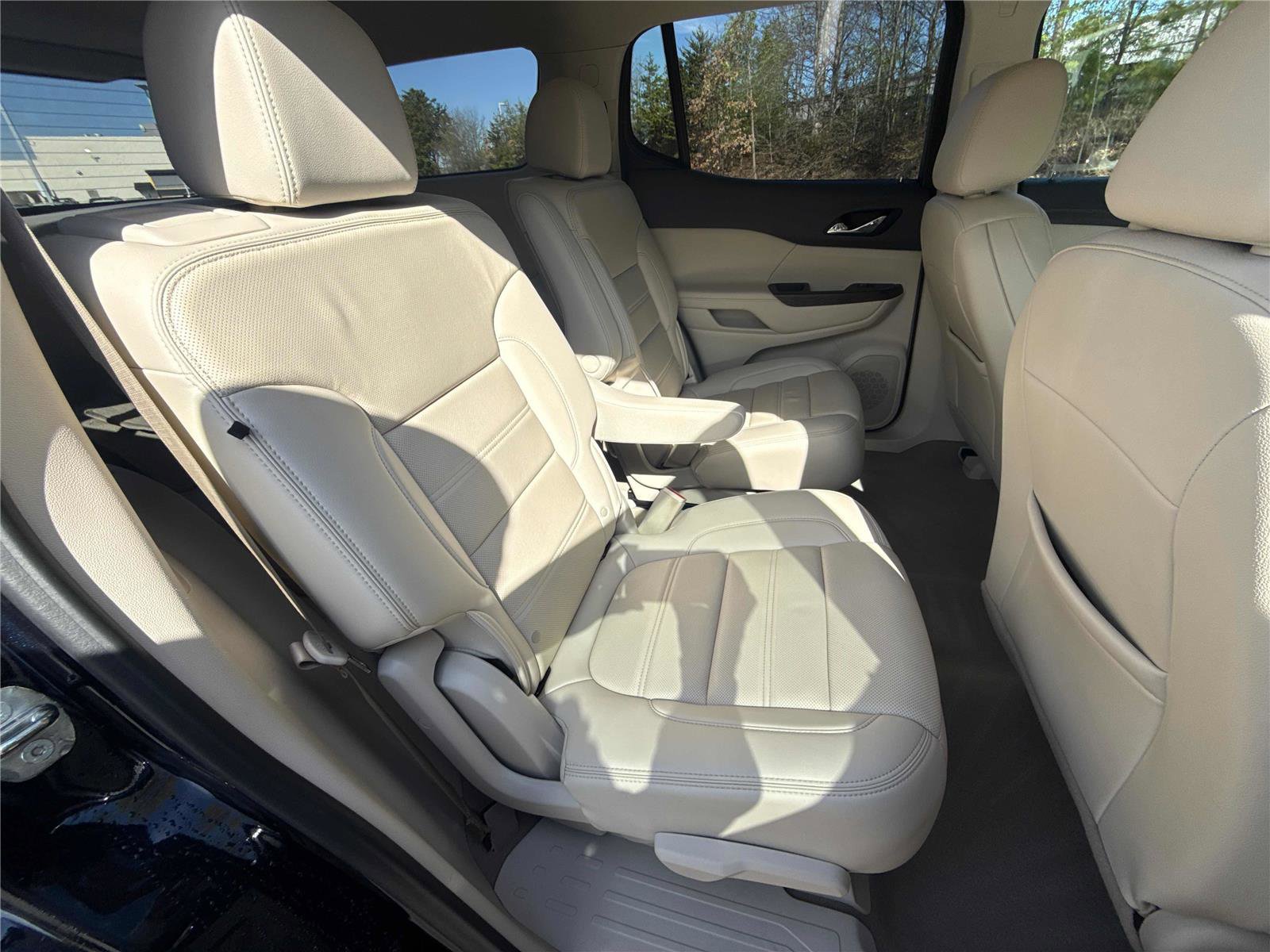 Used 2021 GMC Acadia Denali w/ Denali Technology Package FWD image 28