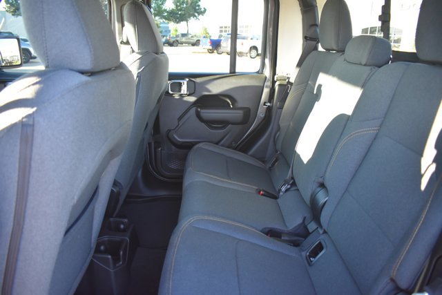 Used 2025 Jeep Gladiator Sport image 15