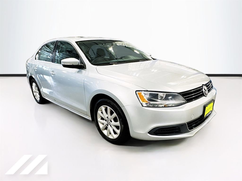 Used 2013 Volkswagen Jetta SE FWD image 3