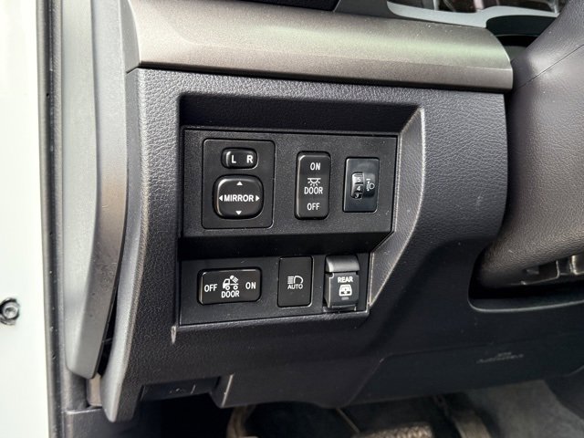 Used 2020 Toyota Tundra SR5 w/ SR5 Convenience Package image 17