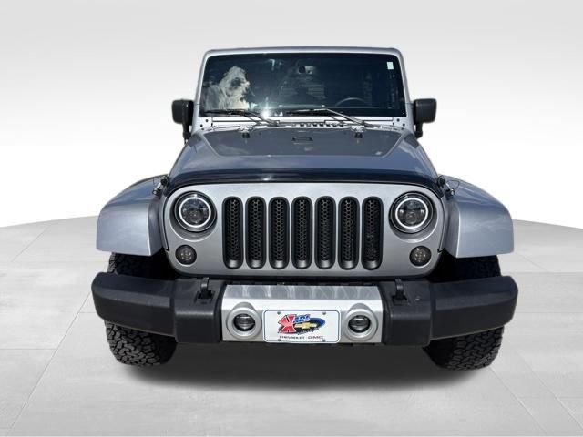 Used 2015 Jeep Wrangler Unlimited Sahara w/ Dual Top Group AWD/4WD image 8