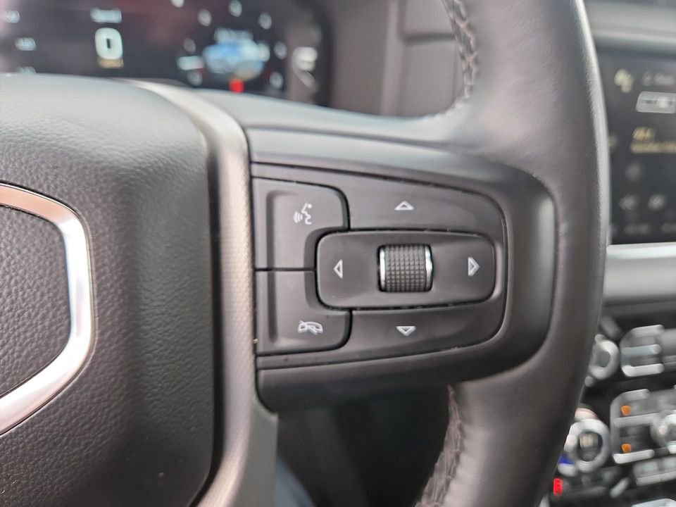 Used 2023 GMC Yukon Denali image 16