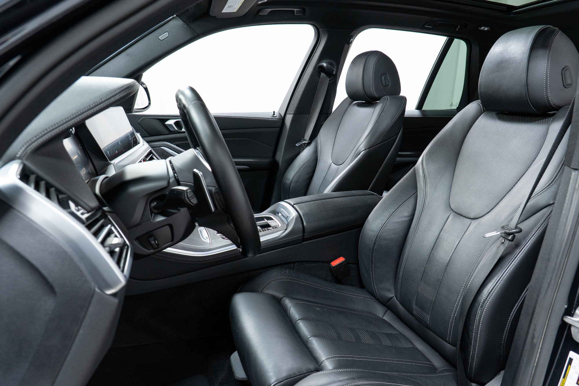 Certified 2022 BMW X5 xDrive40i w/ M Sport Package image 13