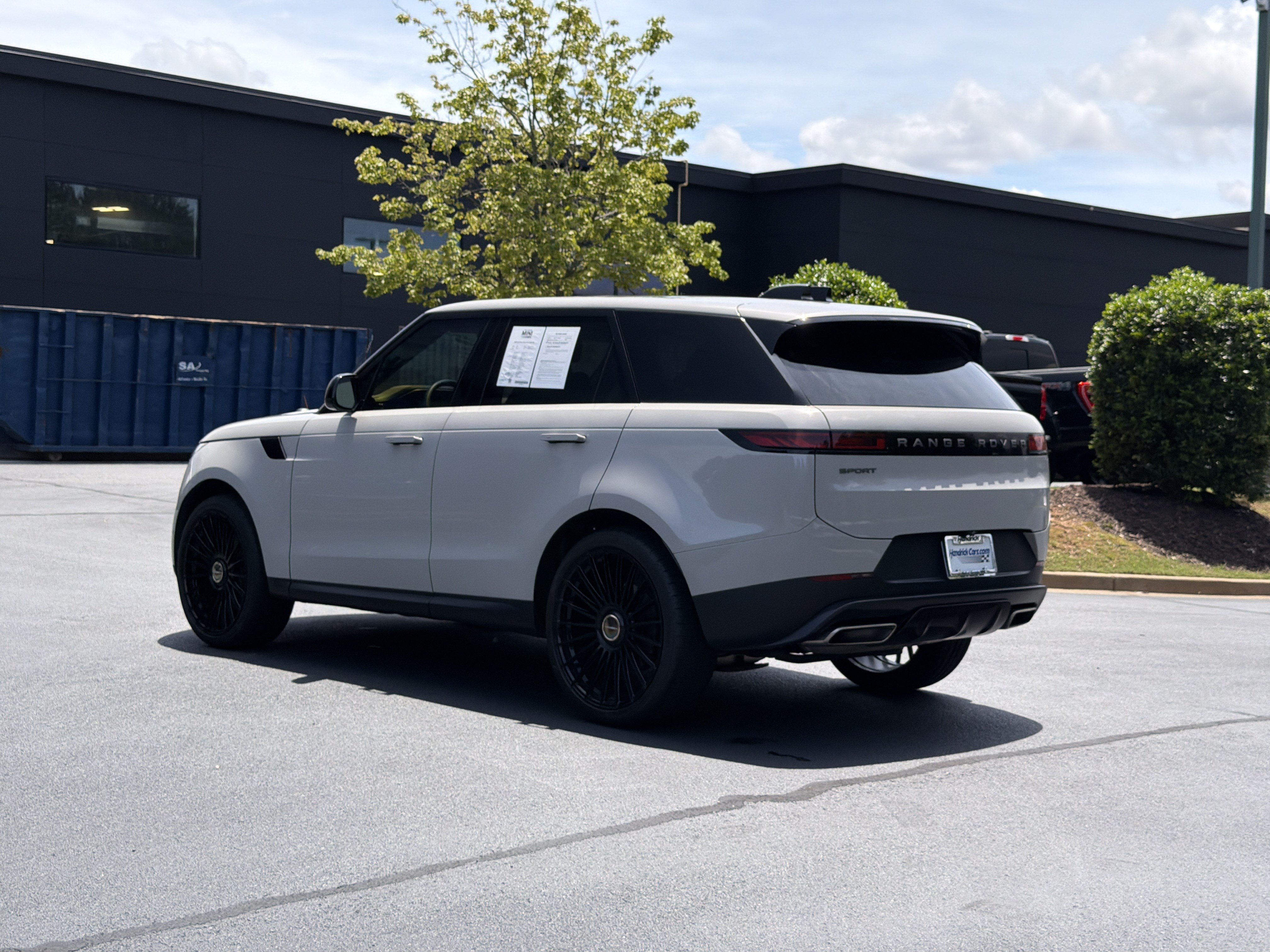 Used 2024 Land Rover Range Rover Sport SE AWD/4WD image 15