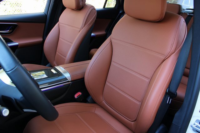 Used 2023 Mercedes-Benz GLC 300 4MATIC w/ Pinnacle Trim Package image 10