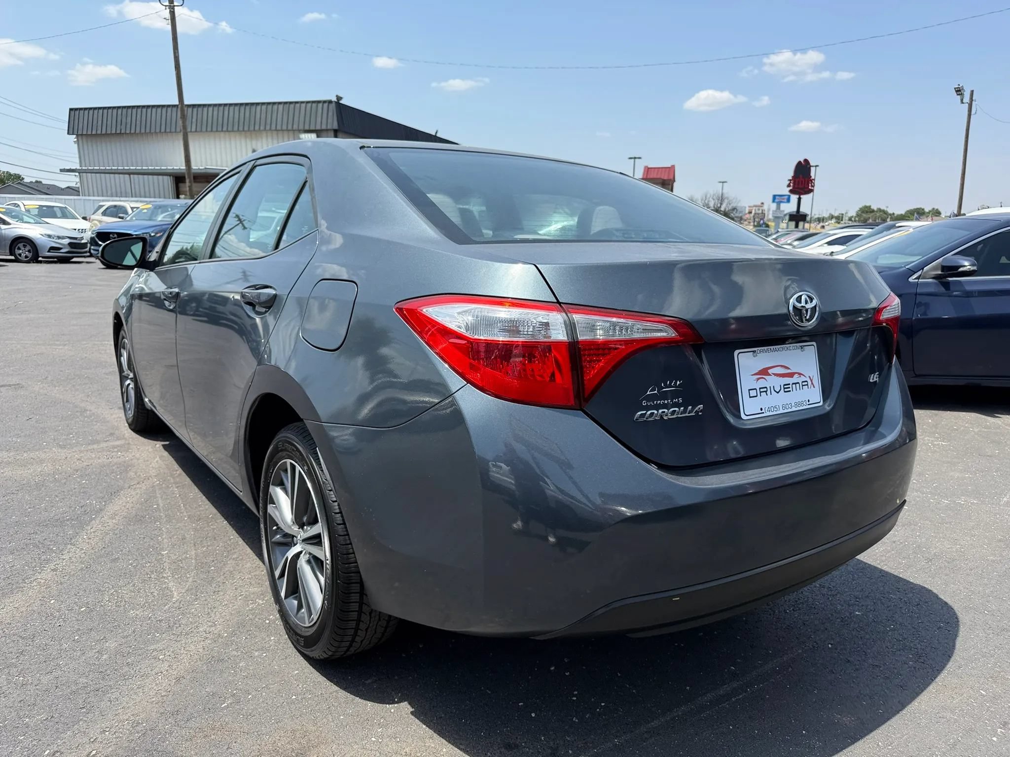 Used 2016 Toyota Corolla LE FWD image 5