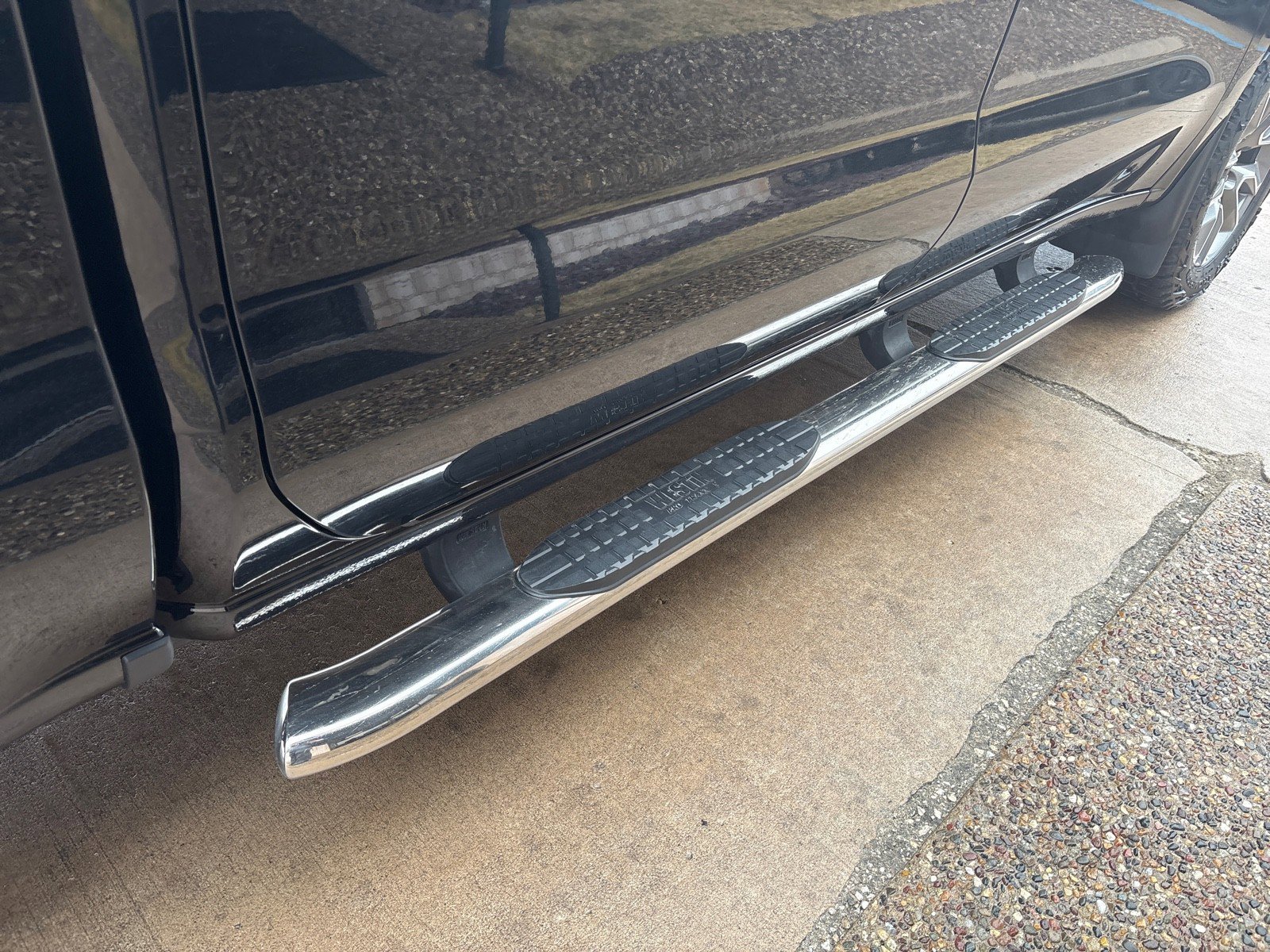 Used 2022 Chevrolet Silverado 1500 LT w/ Z71 Off-Road Package image 8