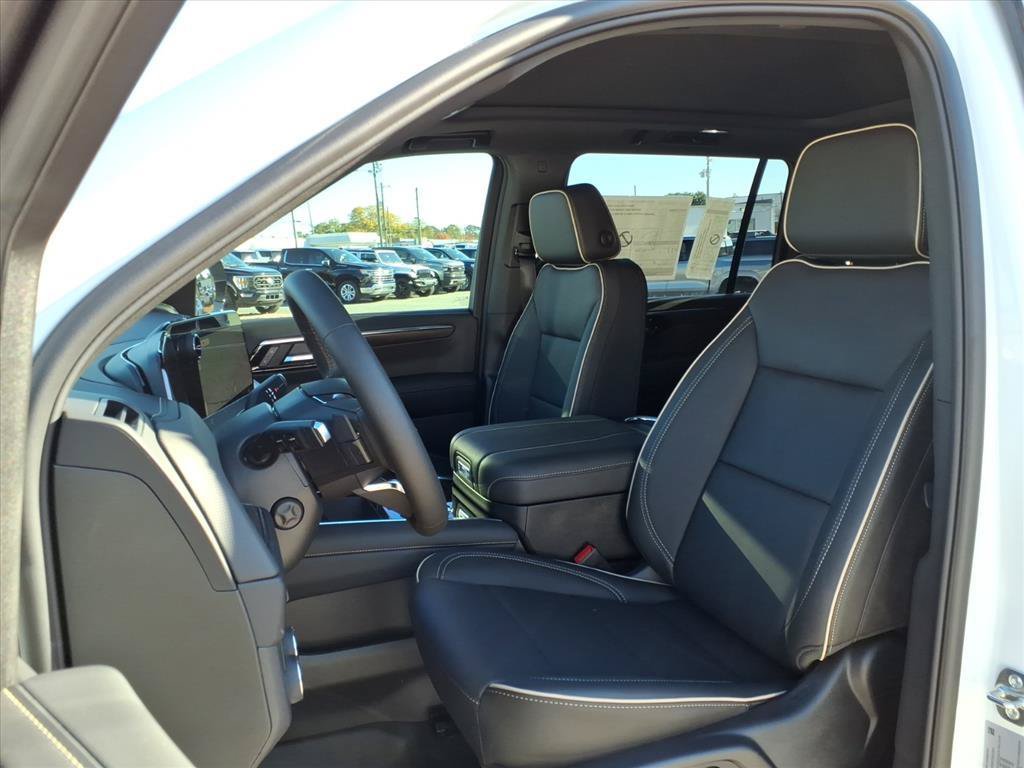 New 2026 Chevrolet Suburban Premier w/ Sun And Tow Package RWD image 9