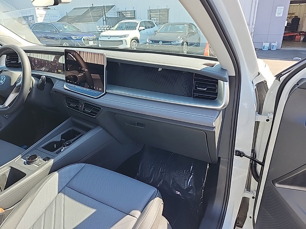 New 2026 Volkswagen Tiguan SE AWD/4WD image 12