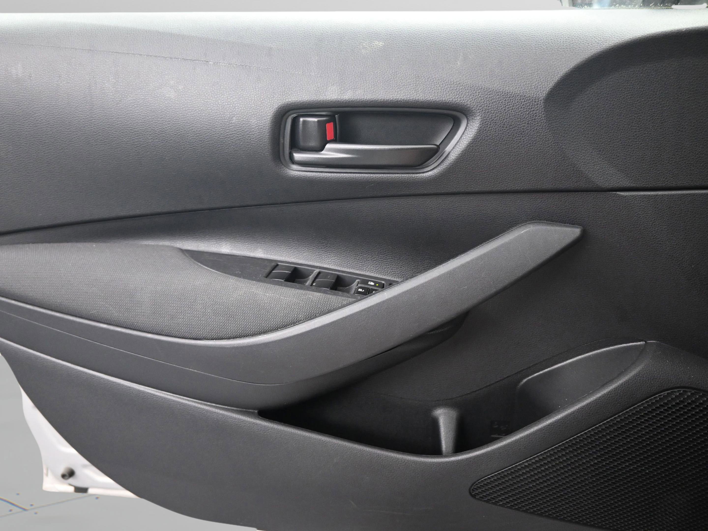 Certified 2024 Toyota Corolla LE image 32