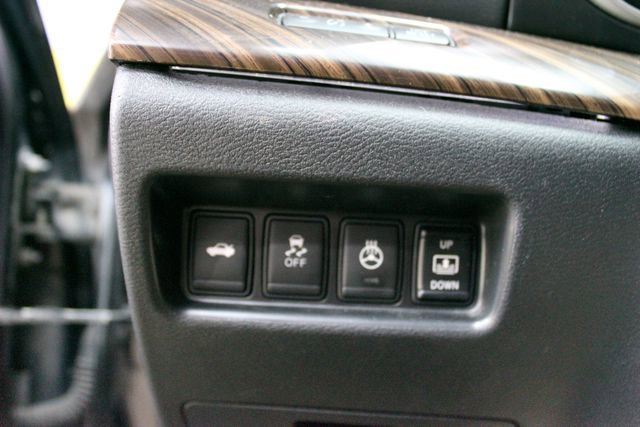 Used 2016 Nissan Maxima Platinum FWD image 19