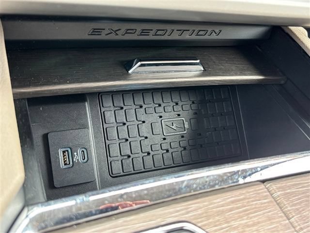 Certified 2024 Ford Expedition Limited RWD image 29