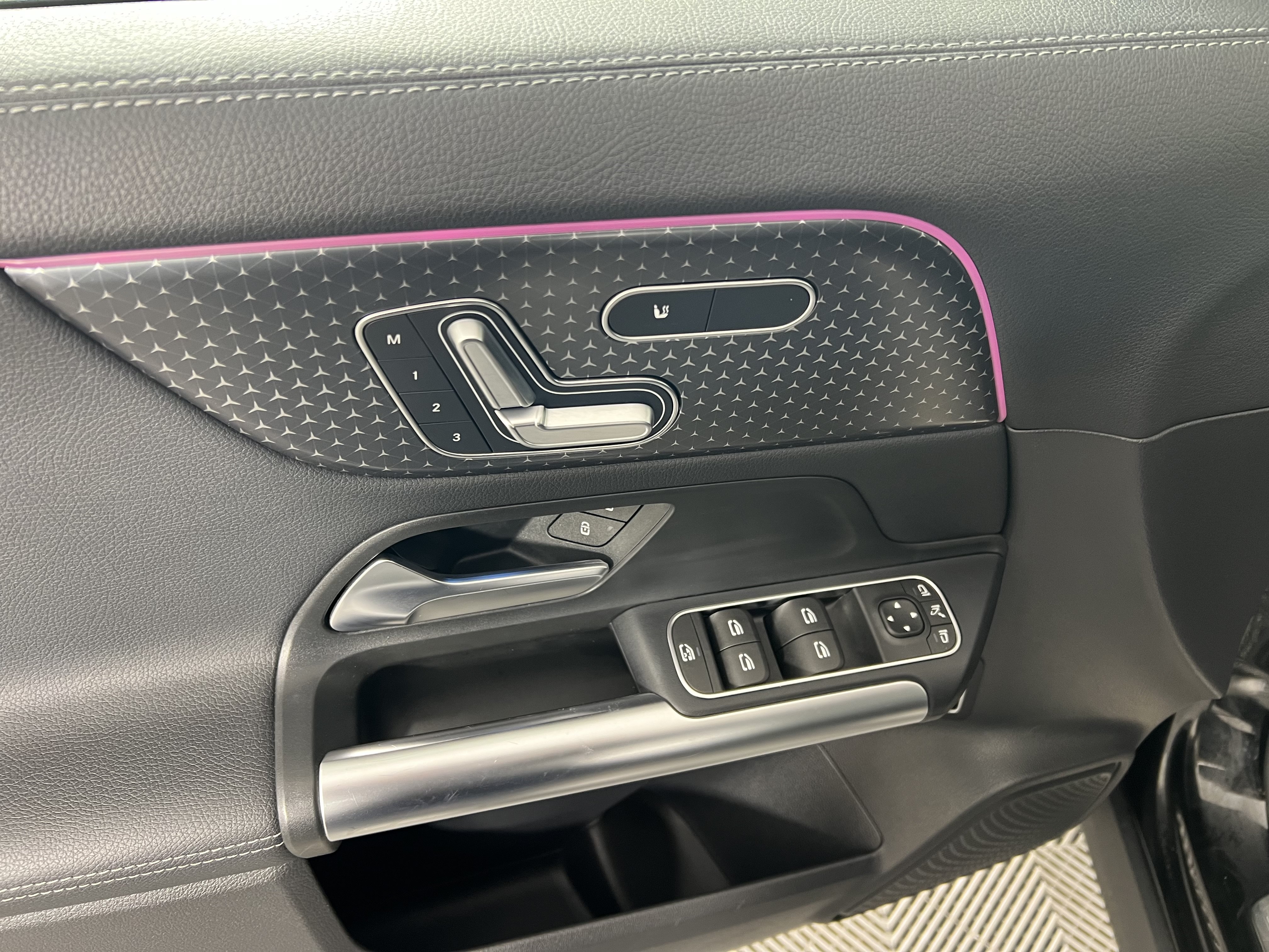 Certified 2025 Mercedes-Benz GLA 250 4MATIC image 18