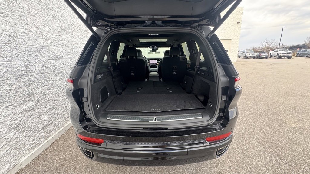 Used 2024 Jeep Grand Cherokee L Summit image 12