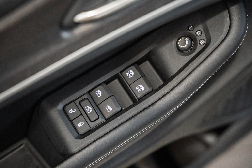 New 2025 Jeep Grand Cherokee L Limited w/ Luxury Tech Group II image 40