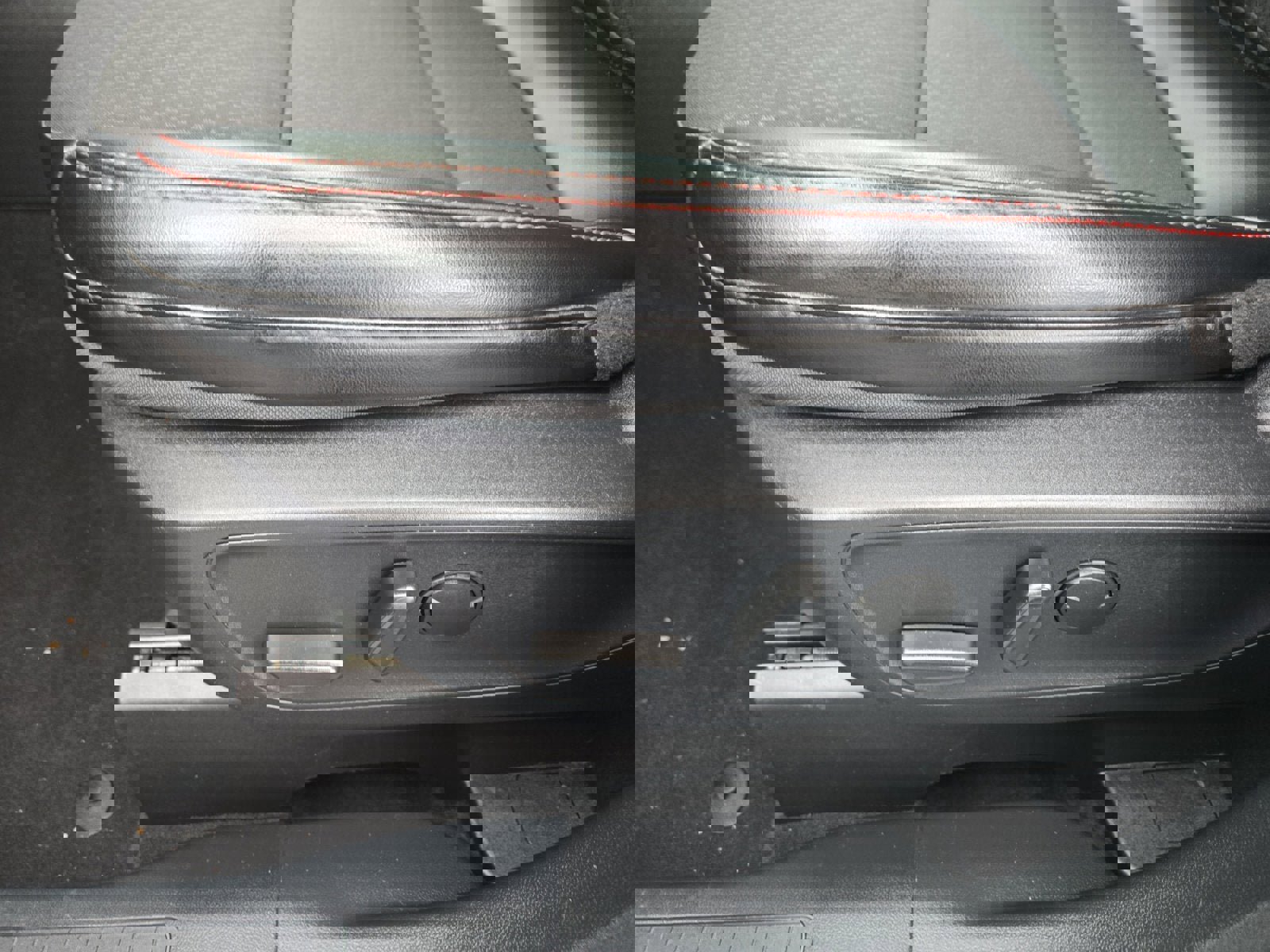 Used 2024 Ford Escape ST-Line w/ Tech Pack #1 image 12