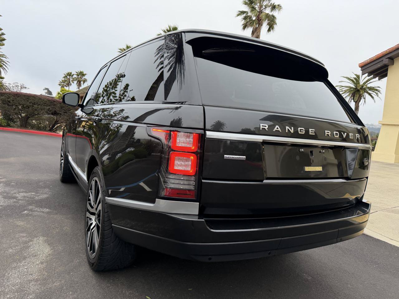 Used 2014 Land Rover Range Rover Supercharged AWD/4WD image 19