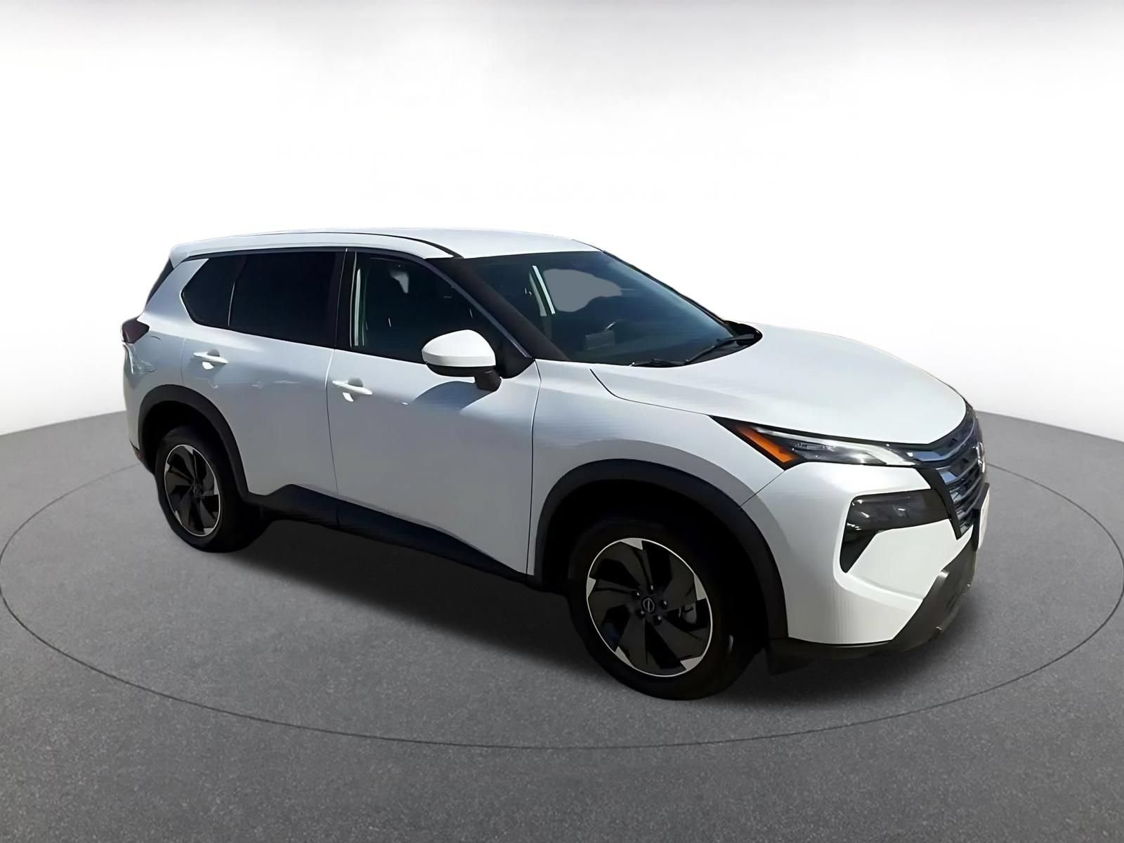 Used 2025 Nissan Rogue SV FWD image 2