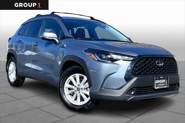Certified 2022 Toyota Corolla Cross LE image 3
