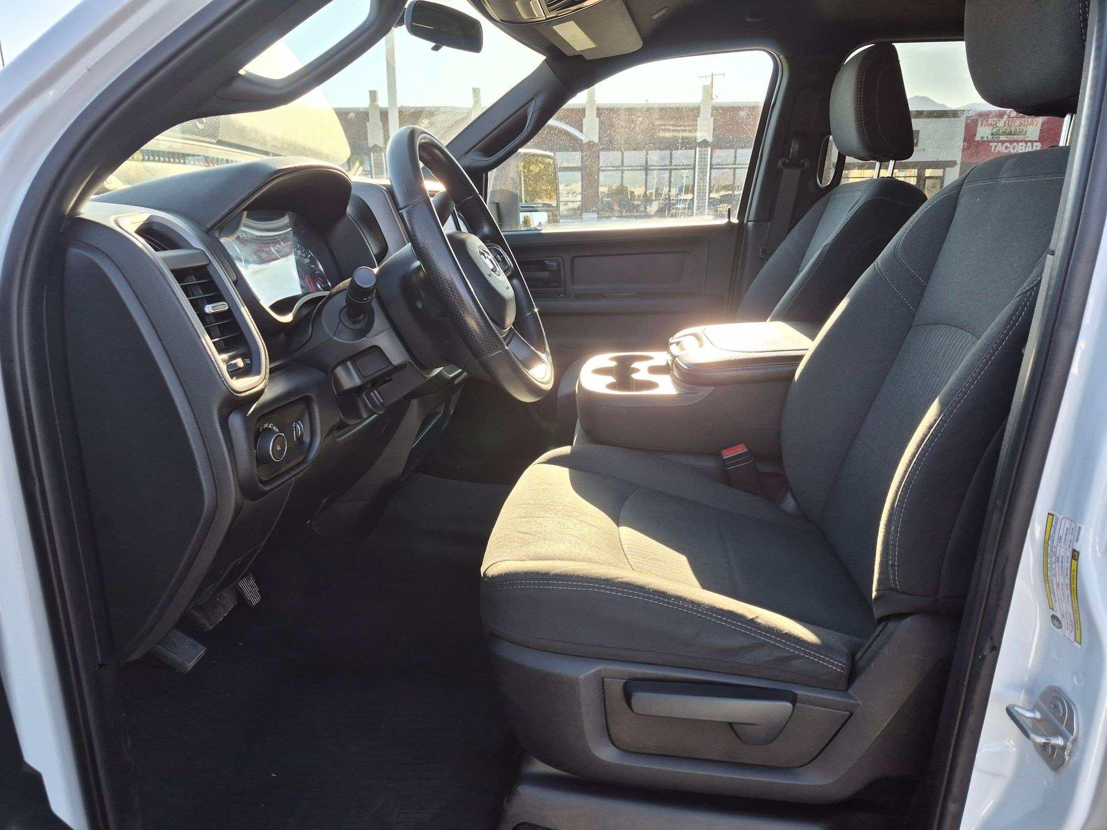 Used 2024 RAM 3500 Tradesman w/ Chrome Appearance Group AWD/4WD image 18