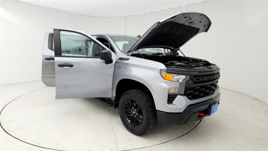 Used 2024 Chevrolet Silverado 1500 Custom Trail Boss w/ LPO, Dark Essentials Package image 10