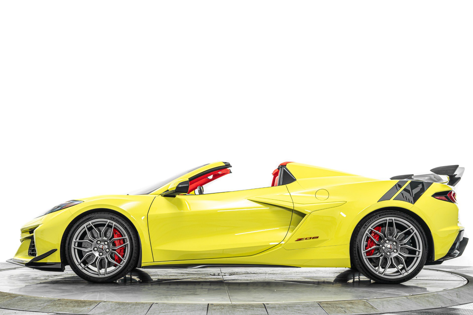 Used 2024 Chevrolet Corvette Z06 w/ Z07 Performance Package RWD image 6
