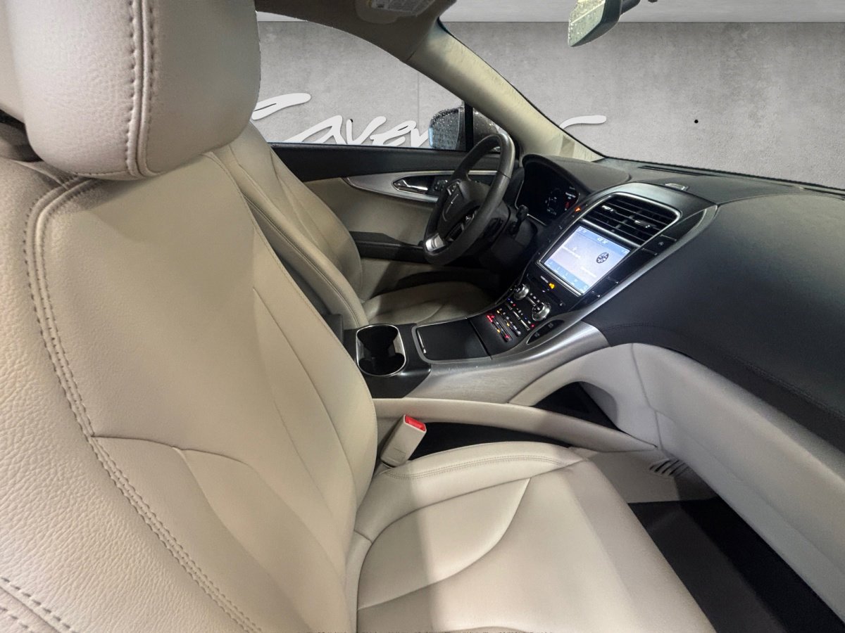 Used 2019 Lincoln Nautilus FWD image 29