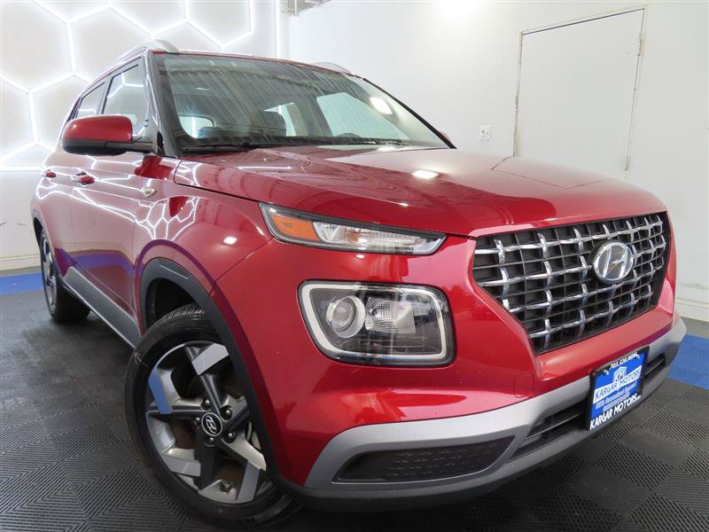 Used 2025 Hyundai Venue SEL FWD image 2