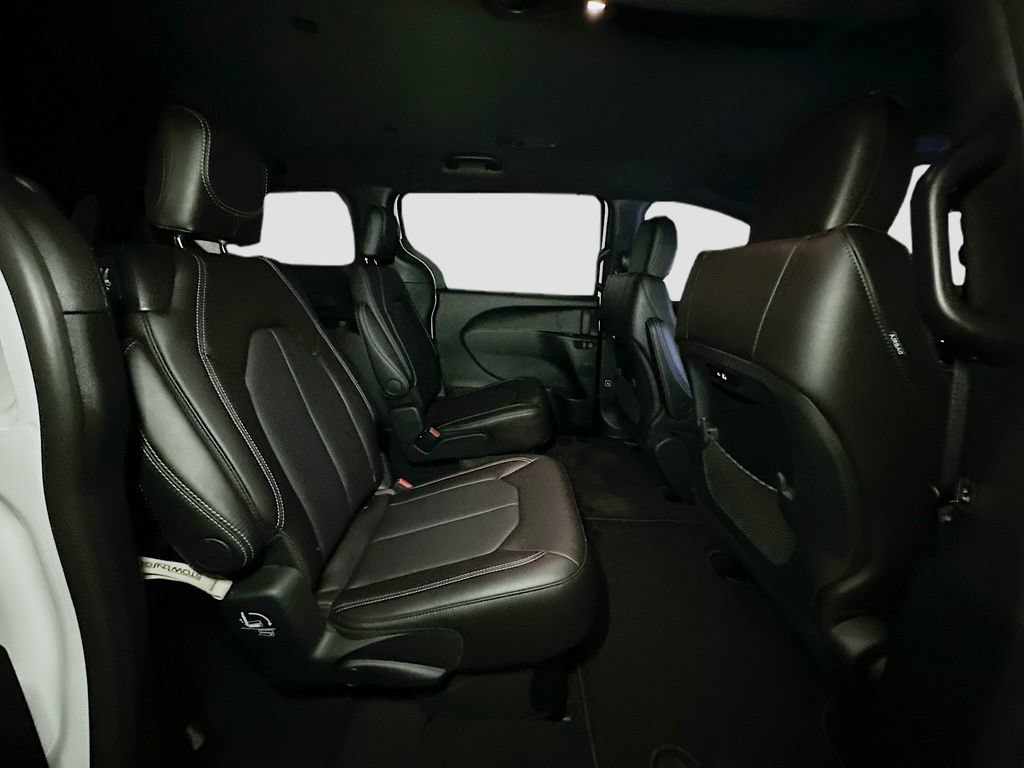 New 2026 Chrysler Pacifica Select FWD image 33