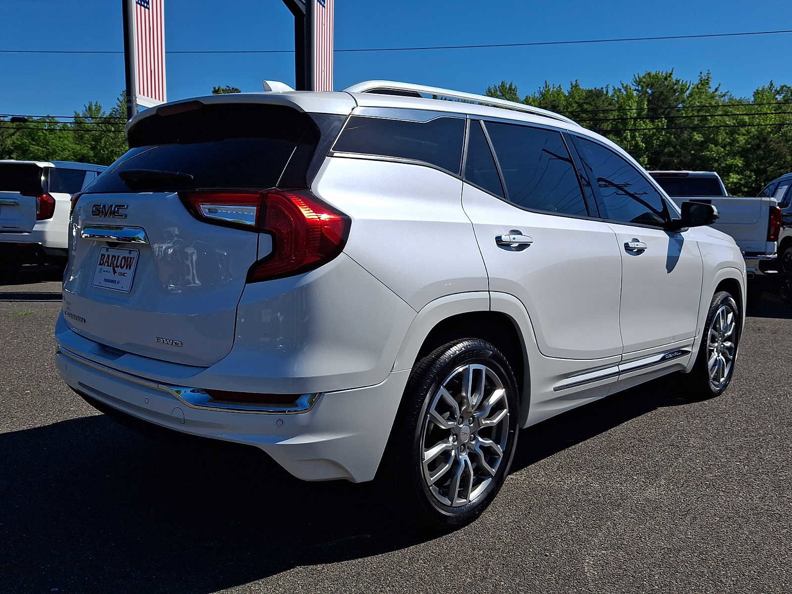 Used 2022 GMC Terrain Denali w/ Denali Premium Package AWD/4WD image 6
