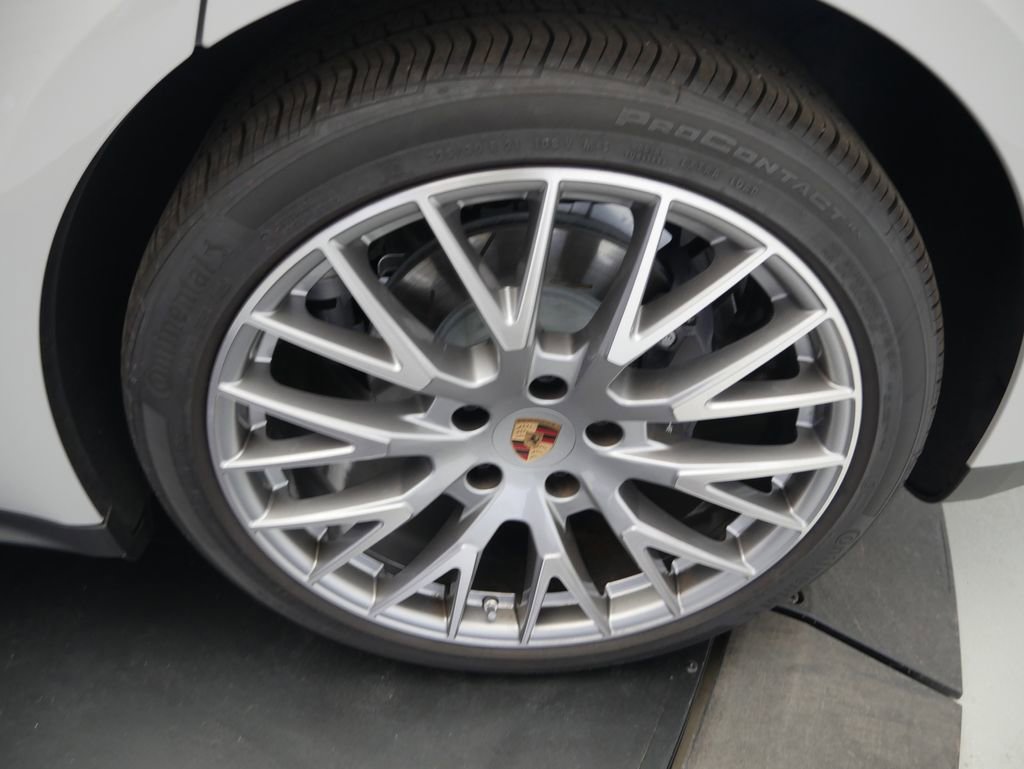 Certified 2025 Porsche Panamera 4 AWD/4WD image 14
