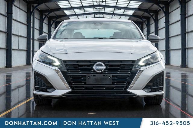 Used 2024 Nissan Altima 2.5 SV image 35