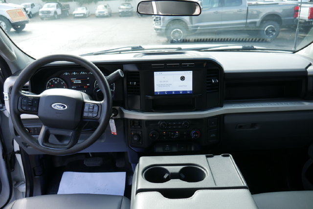 Used 2023 Ford F250 XL w/ F-250 >10K GVWR Package AWD/4WD image 4