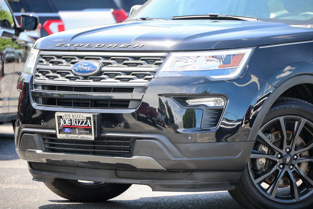 Used 2018 Ford Explorer XLT w/ Equipment Group 202A AWD/4WD image 14