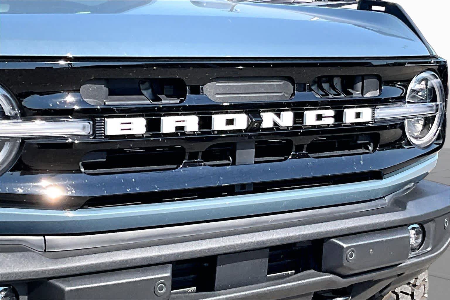 Used 2025 Ford Bronco Outer Banks AWD/4WD image 26