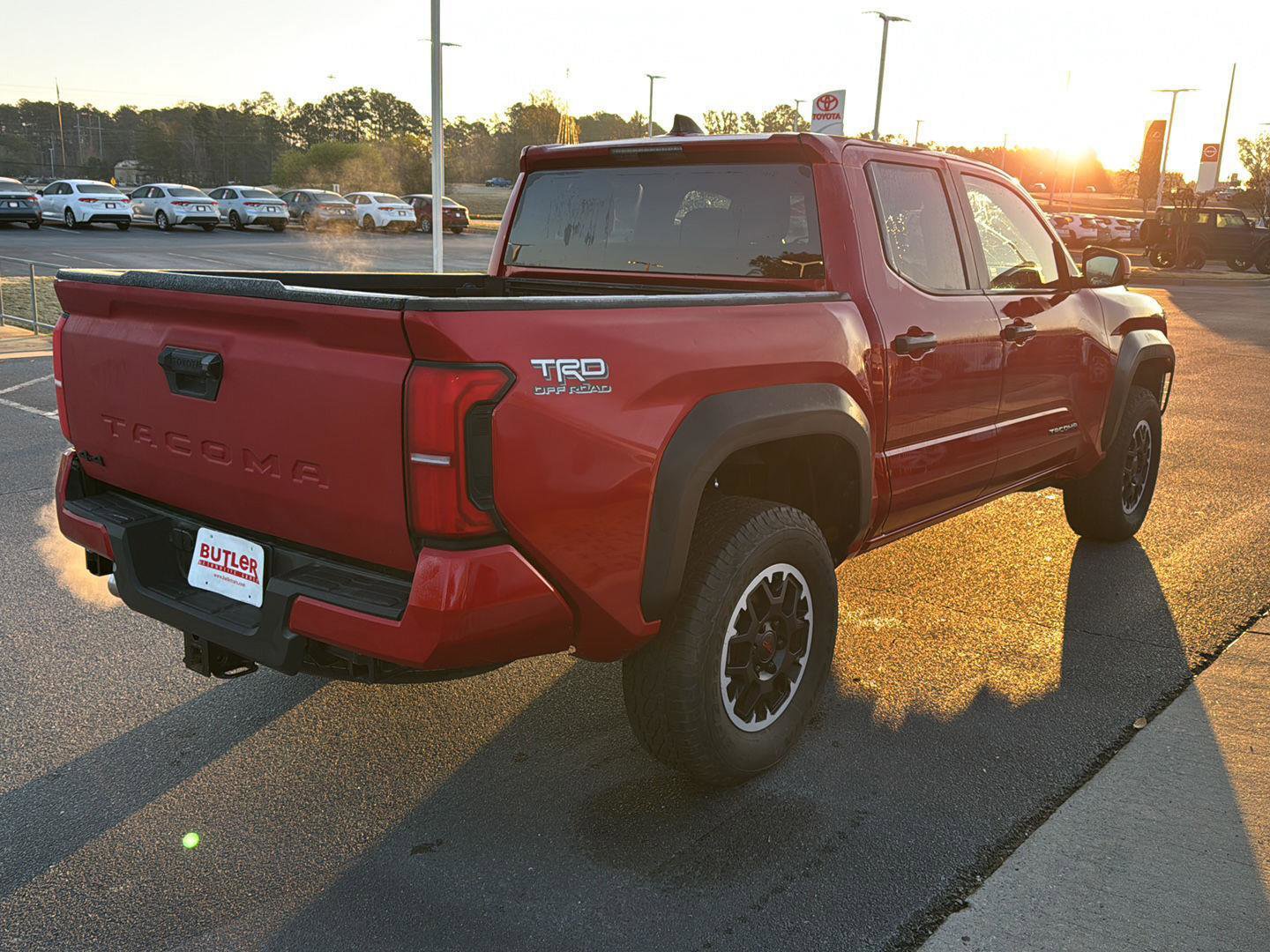 Used 2024 Toyota Tacoma TRD Off-Road image 5