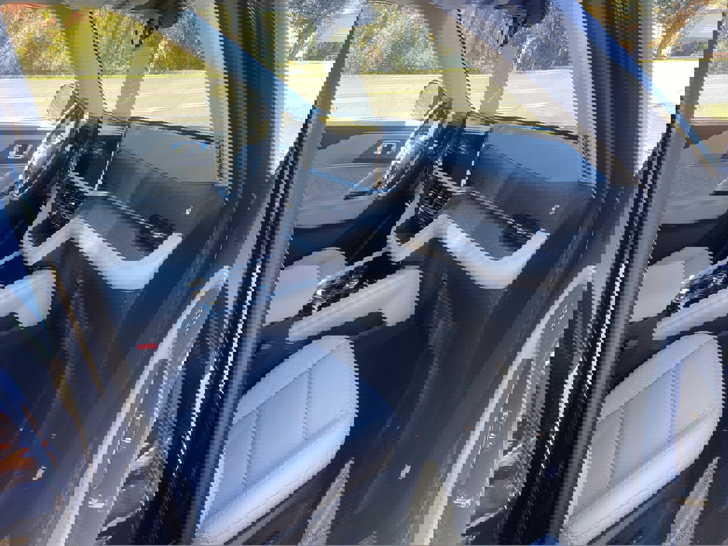 New 2025 Ford Explorer Platinum w/ LUX Leather Package image 5