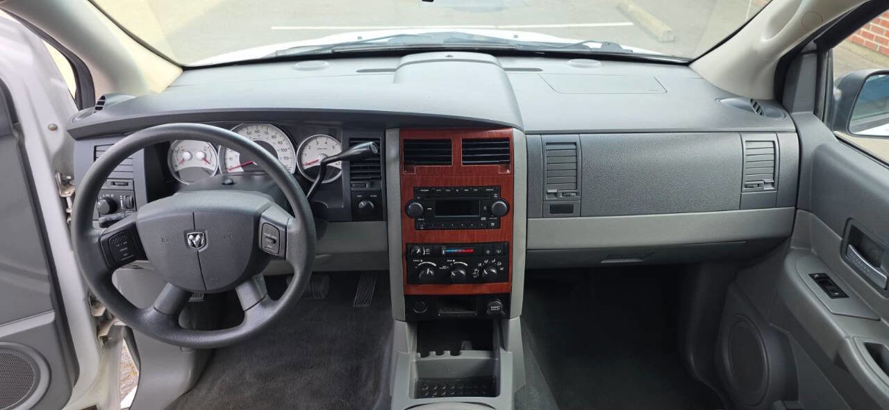 Used 2006 Dodge Durango SLT w/ Interior Convenience Group AWD/4WD image 18