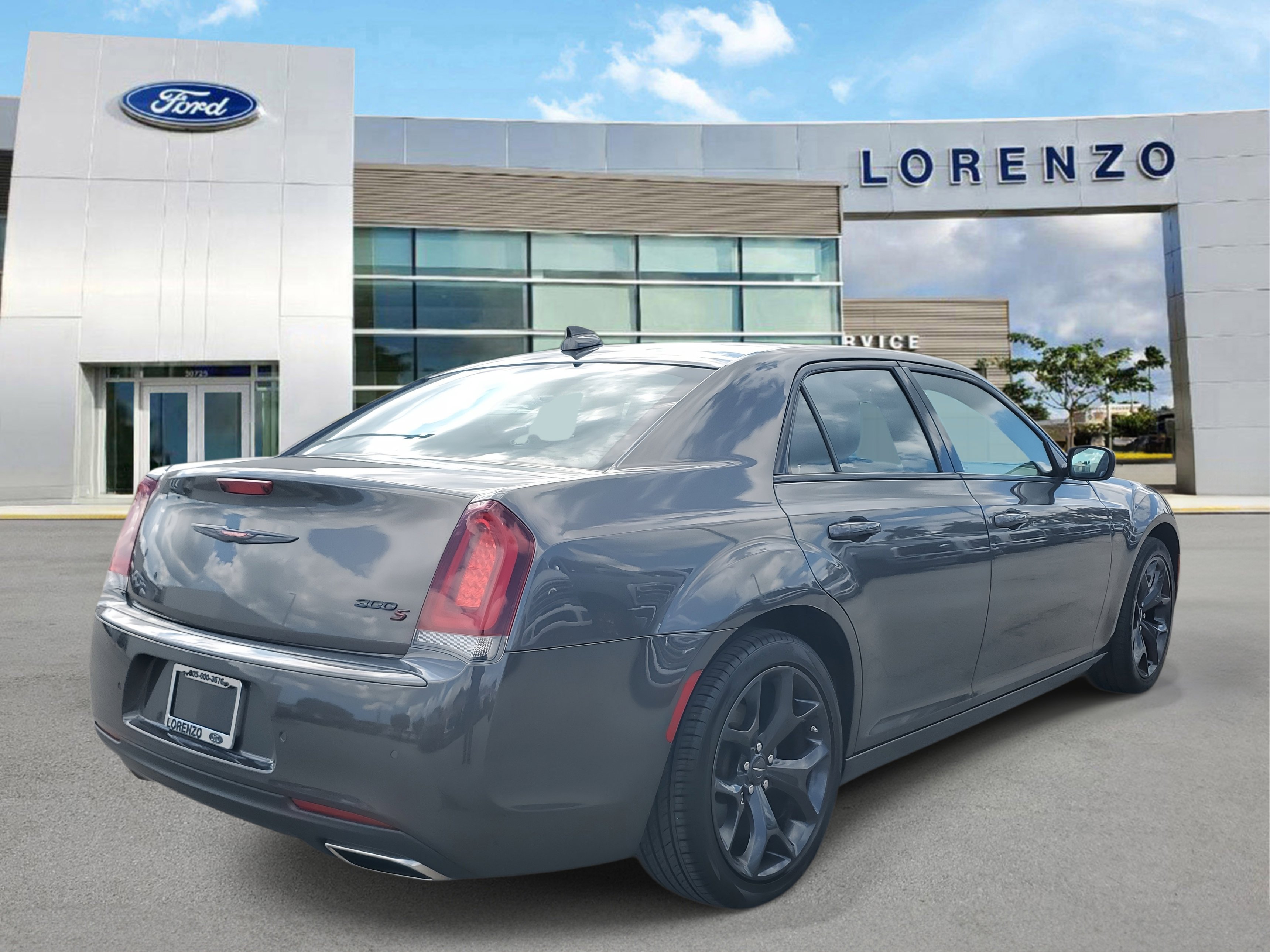 Used 2023 Chrysler 300 S image 5