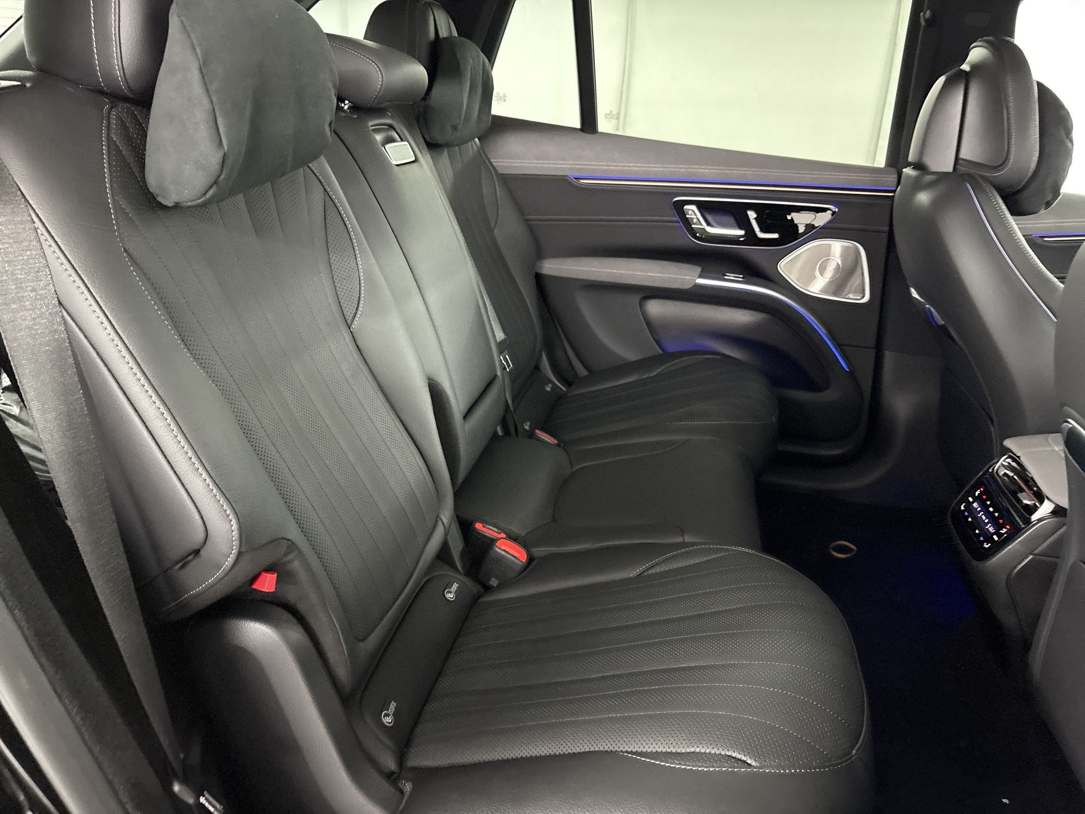 New 2026 Mercedes-Benz EQS 400 4MATIC SUV image 29