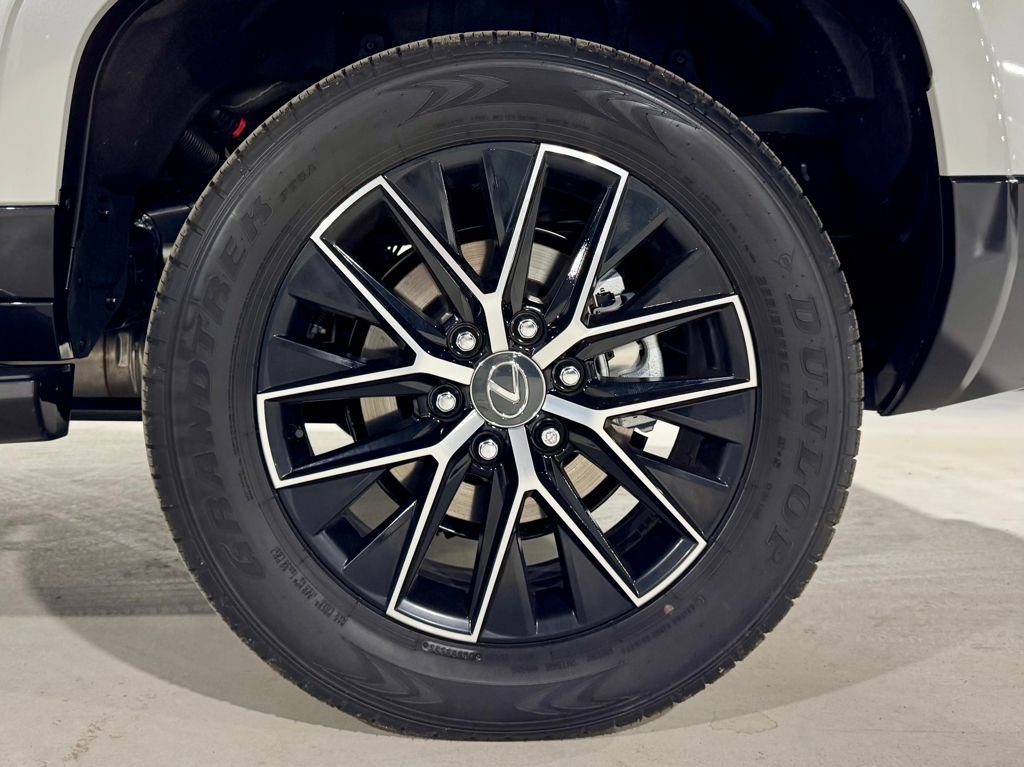 Used 2025 Lexus GX 550 image 35