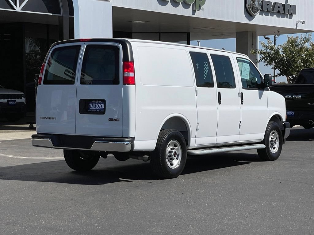 Used 2025 GMC Savana 2500 w/ Driver Convenience Package RWD image 4