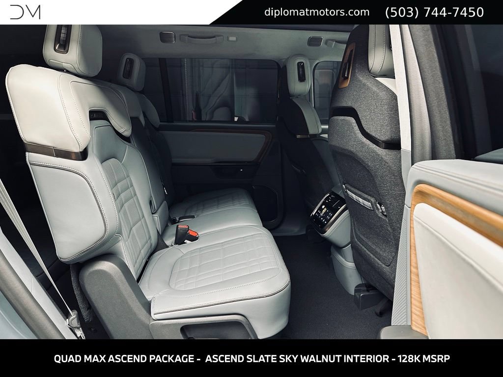 Used 2026 Rivian R1S Premium AWD/4WD image 20