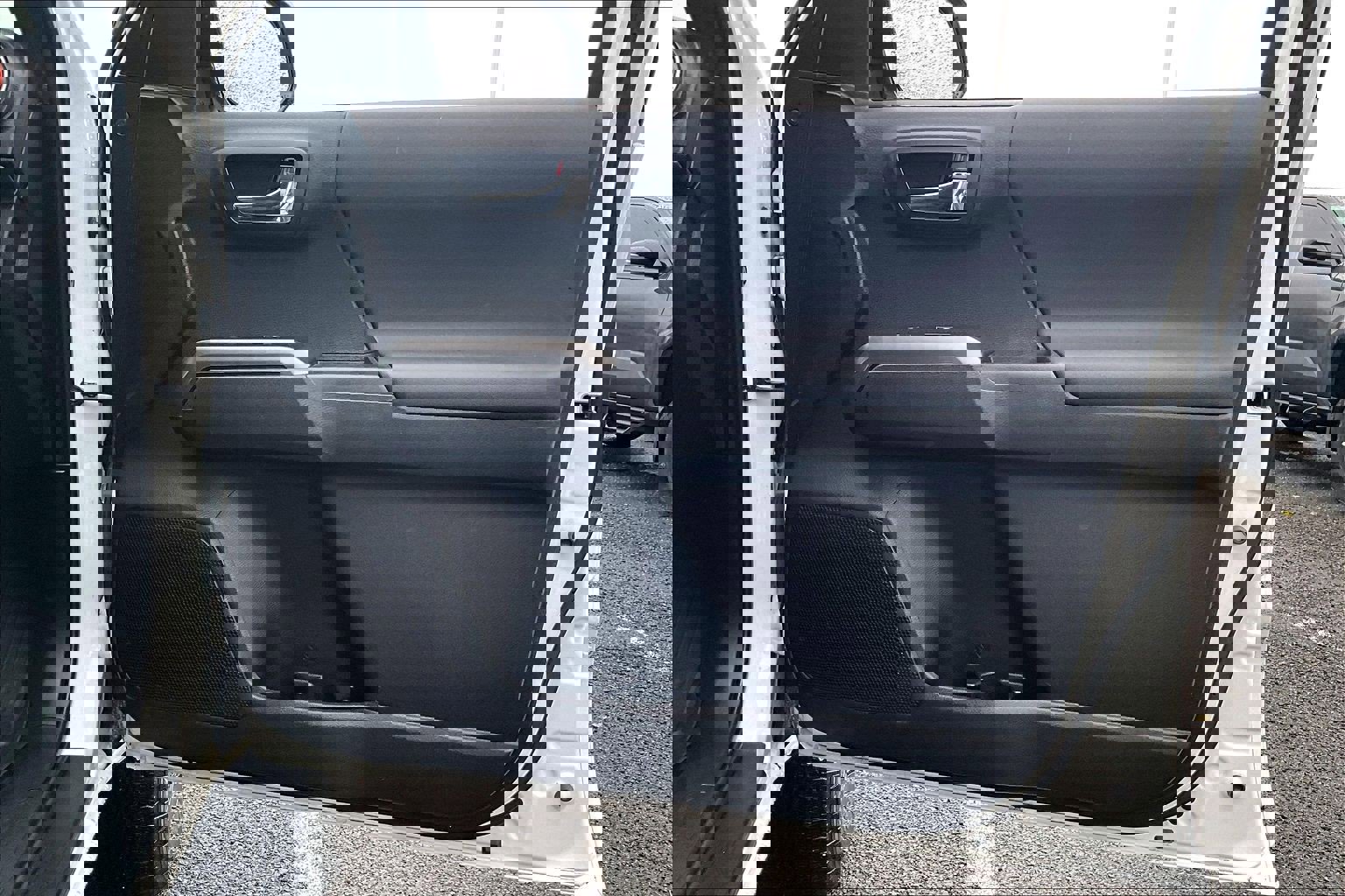 Used 2021 Toyota Tacoma TRD Off-Road image 22