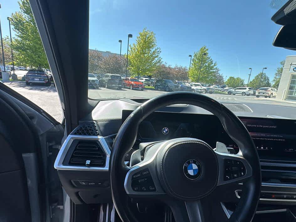 Used 2024 BMW X5 xDrive40i w/ M Sport Package AWD/4WD image 13