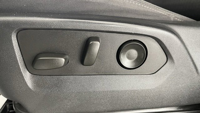 Used 2023 Chevrolet Silverado 1500 Custom image 35