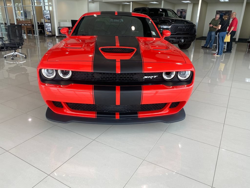 Used 2016 Dodge Challenger SRT Hellcat RWD image 9