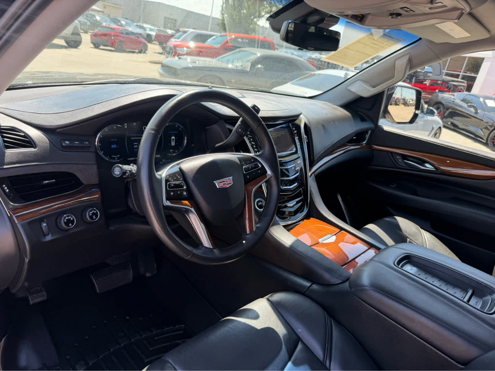 Used 2017 Cadillac Escalade ESV Luxury AWD/4WD image 18