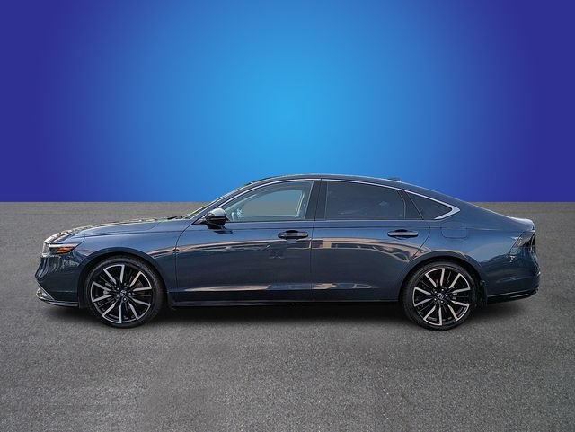 Used 2023 Honda Accord Touring image 2