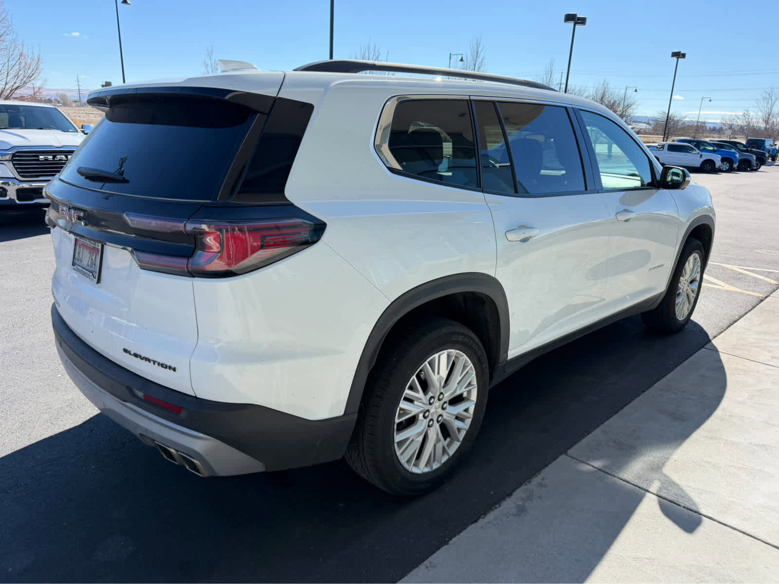 Used 2024 GMC Acadia Elevation image 2